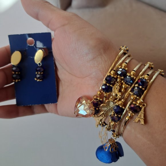 BRACELETS AND EARRINGS - Picture 4 of 4